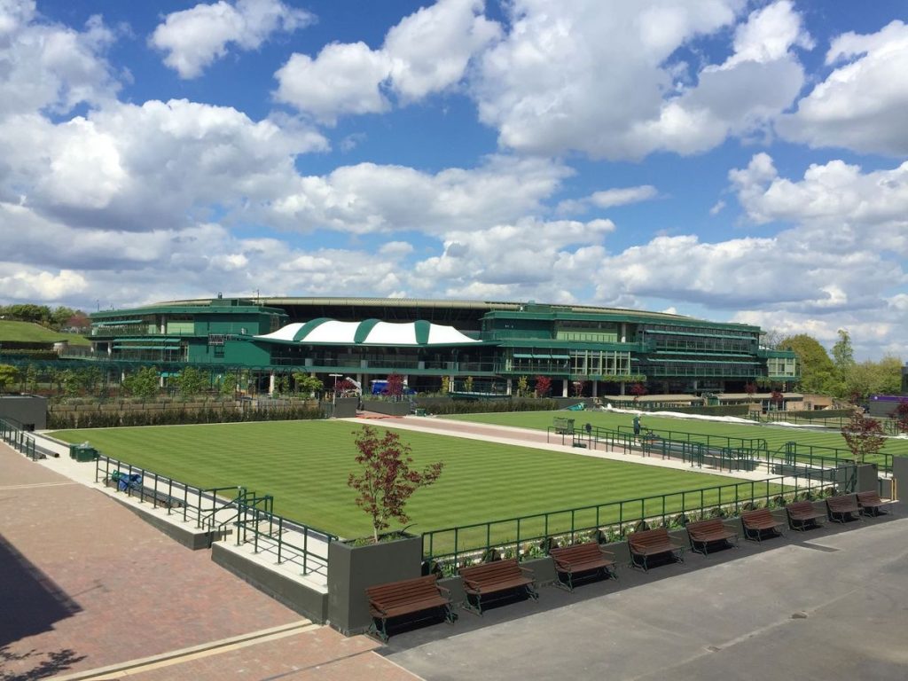 Wimbledon 2026: Noskova vs Seidel Predictions Emerge