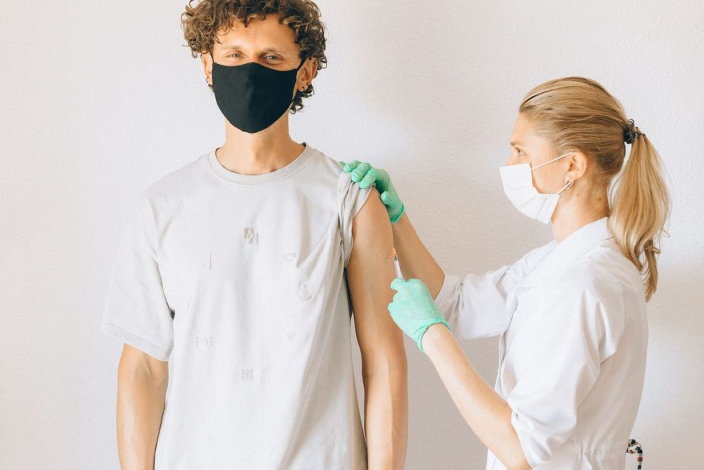 Free Meningitis B Jab for Some Teenagers Announced