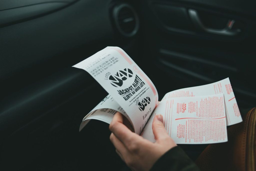 Powerball Jackpot Hits £352m Amid UK Interest